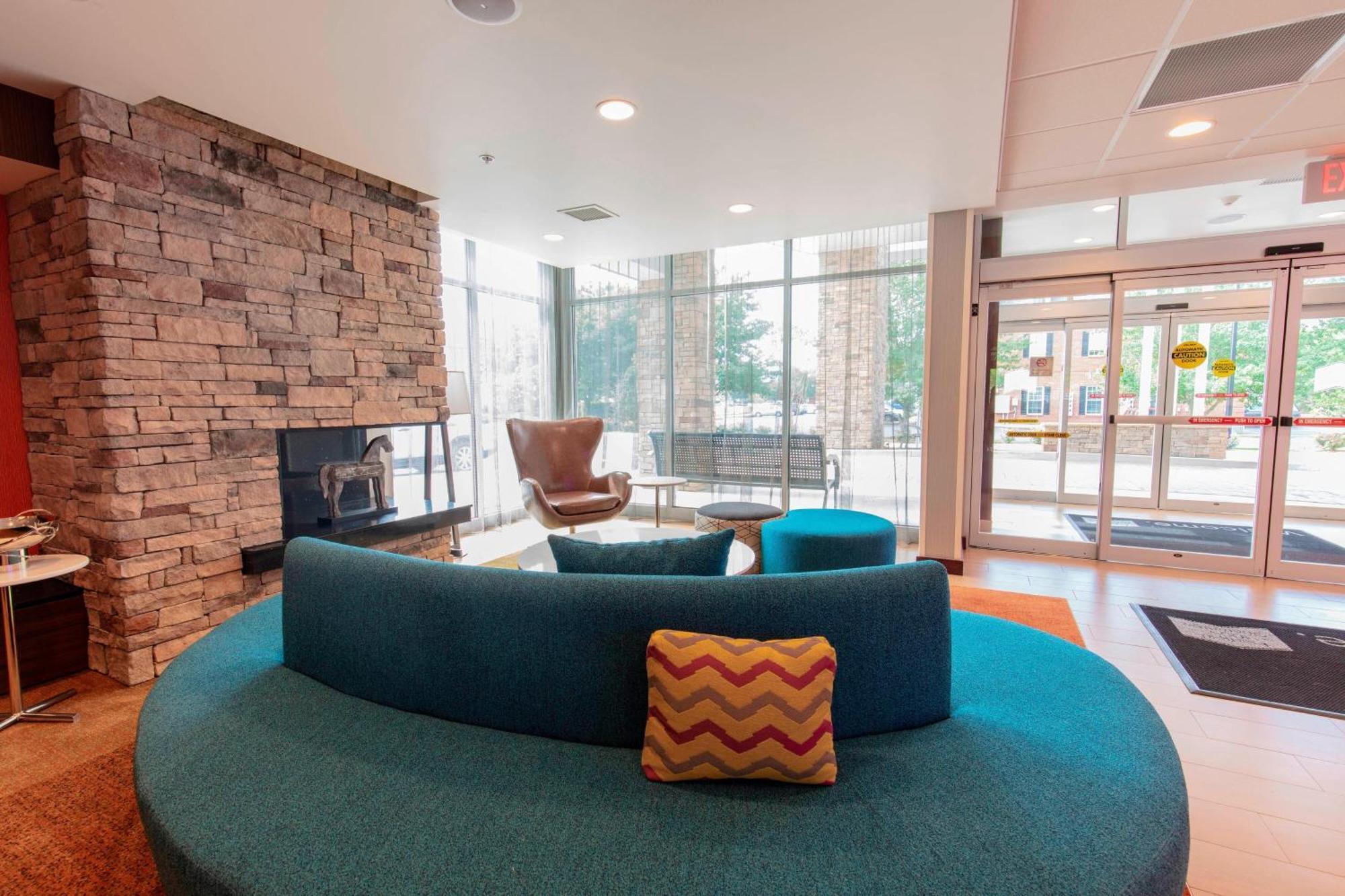 Fairfield & By Marriott Atlanta Woodstock